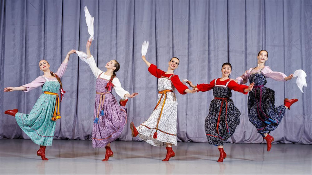 Гордость Каменска-Уральского: ансамбль «Юность» отмечает 55-летие | Ансамбль «Юность» в Каменске-Уральском отмечает 55-летие