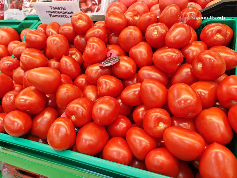 В Свердловскую область за неделю ввезли почти 900 тонн овощей и фруктов | На Средний Урал ввезли 886 тонн овощей и фруктов